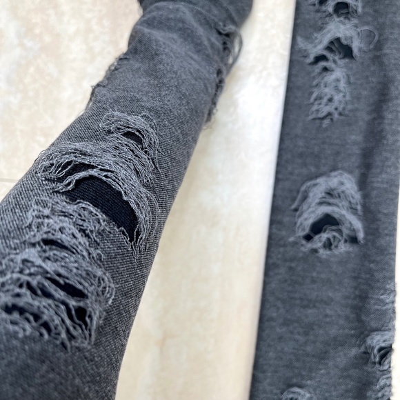 Distressed Long Gray Shredded Armwarmers - Picture 3 of 3